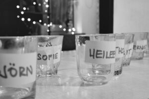 Naše postavy jsou křehké jak sklo...